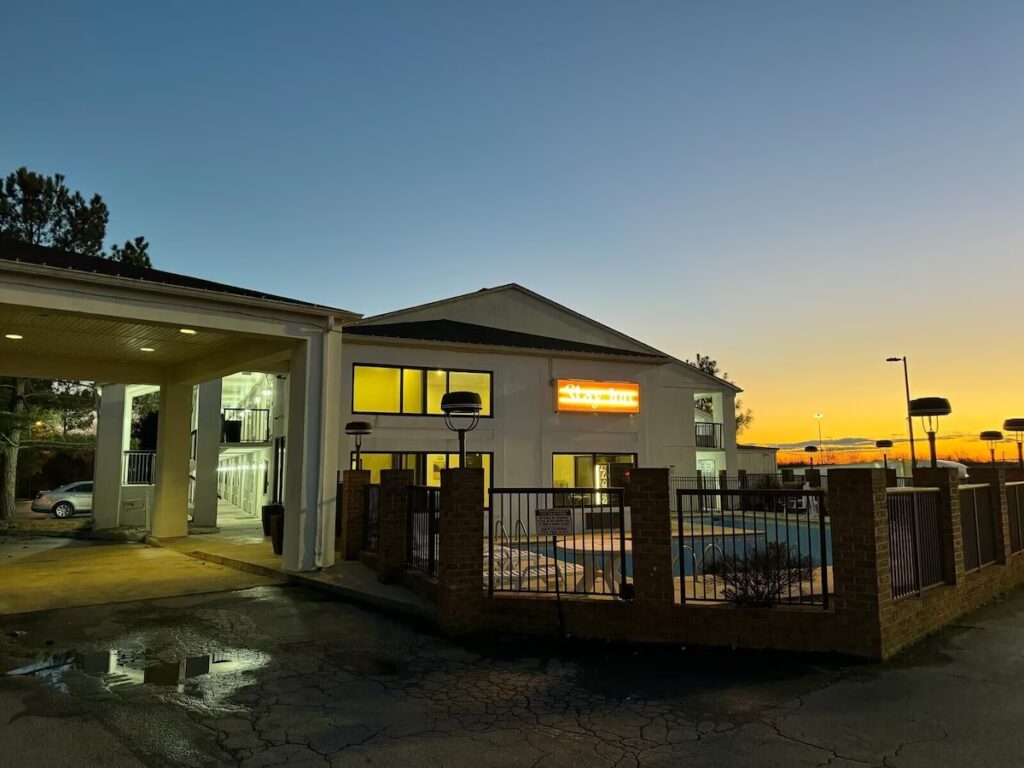 Pet friendly hotels in Kannapolis